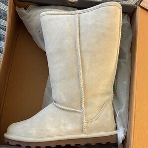 BearPaw Light Tan Suede Boots